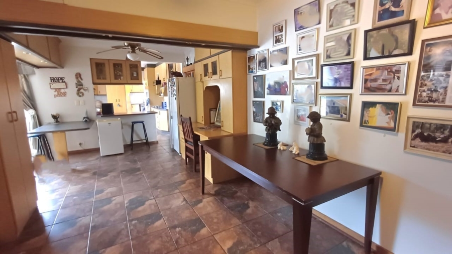 5 Bedroom Property for Sale in Vanes Estate Eastern Cape